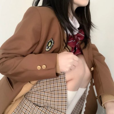 三个姐姐天天要我花钱